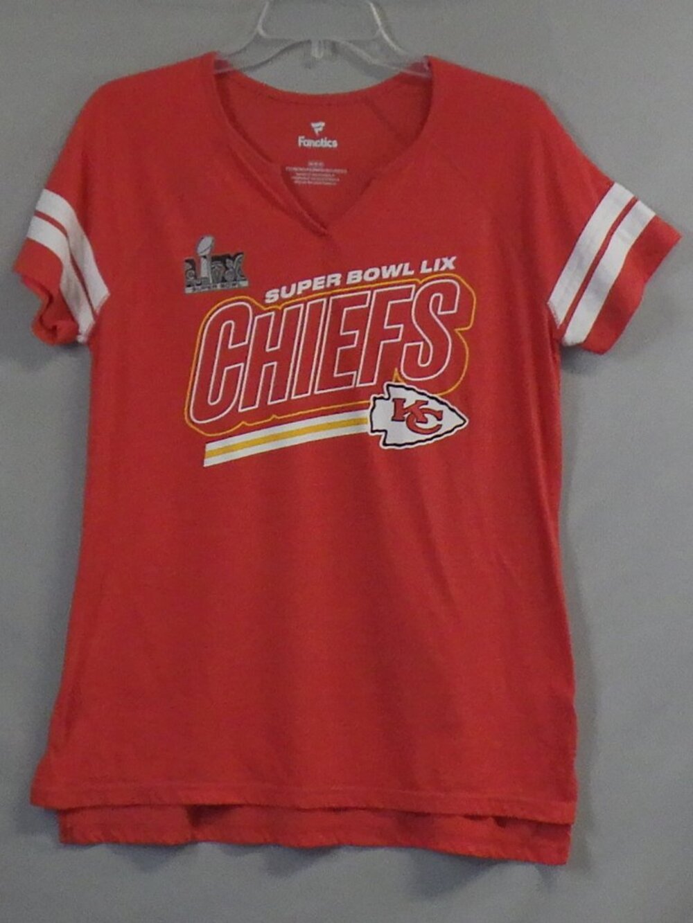 Fanatics Women' Kansas City Chiefs Super Bowl LIX Cheer Section T-Shirt A701